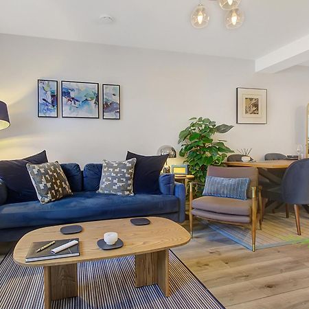 Stylish, Business Traveller Friendly Apartment, With Free Parking And Netflix Farnborough  Extérieur photo