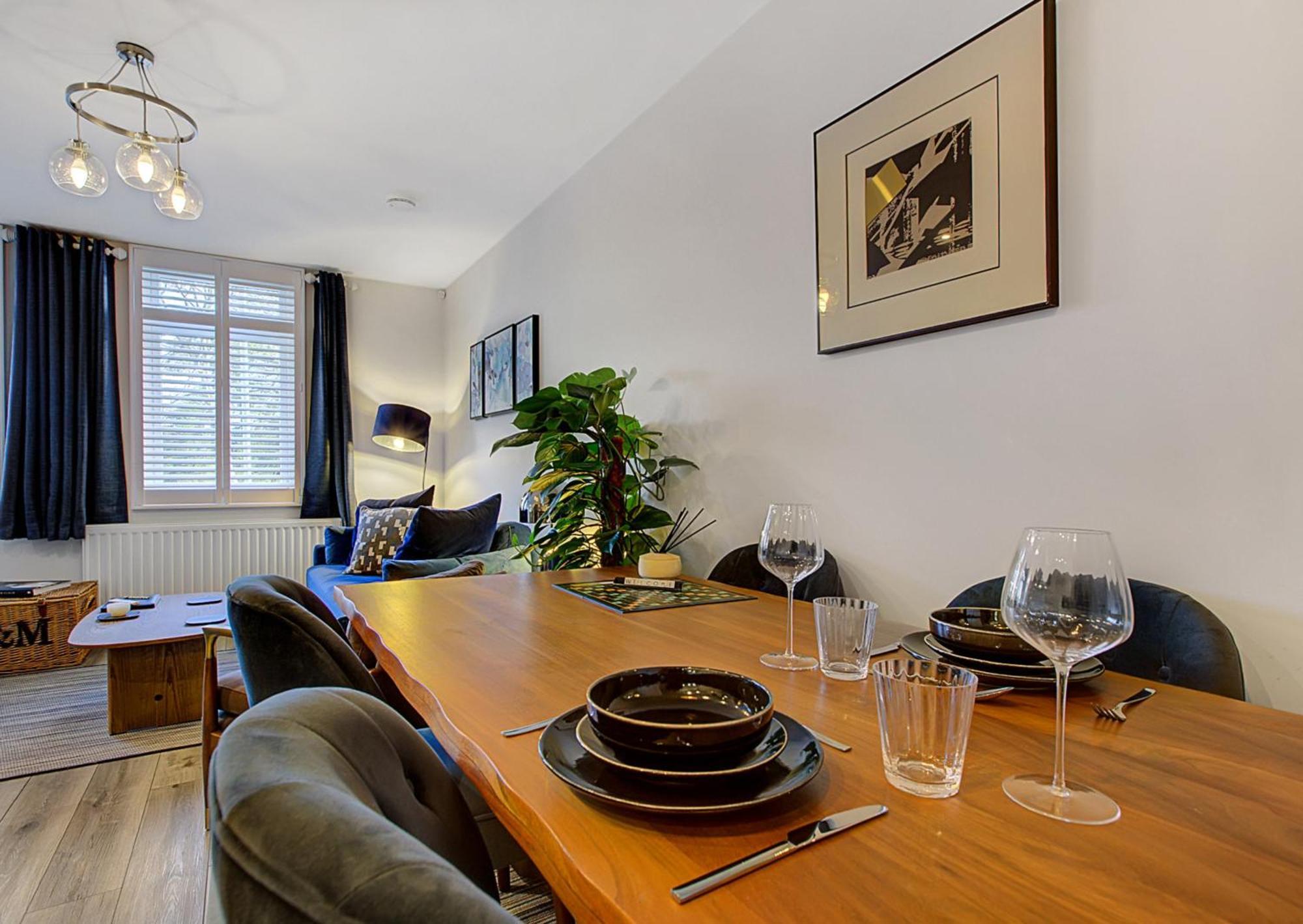 Stylish, Business Traveller Friendly Apartment, With Free Parking And Netflix Farnborough  Extérieur photo